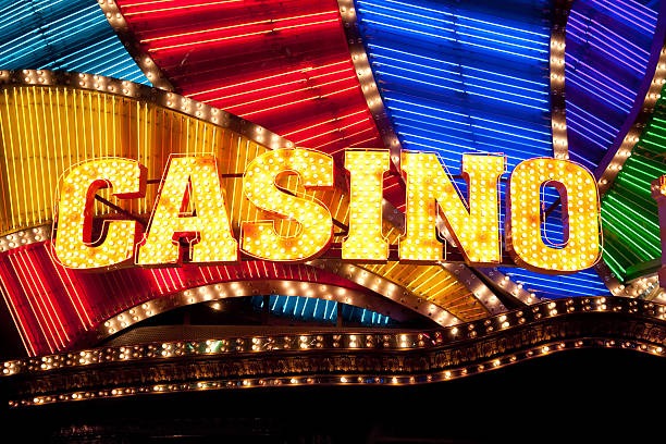 Live roulette wheel spinning on slot pgsoft1000 with multi-camera view and betting interface